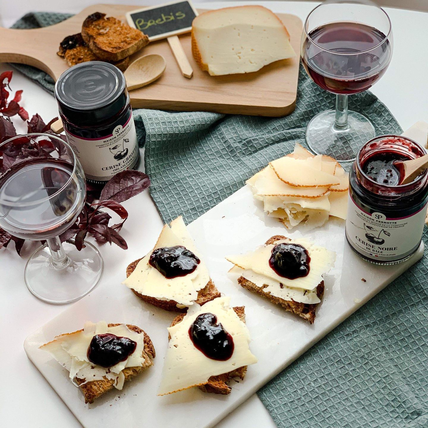 Ewe and cherry jam