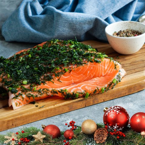 Gravlax de saumon sur gelée d’hibiscus, avec confiture de clémentine de Corse